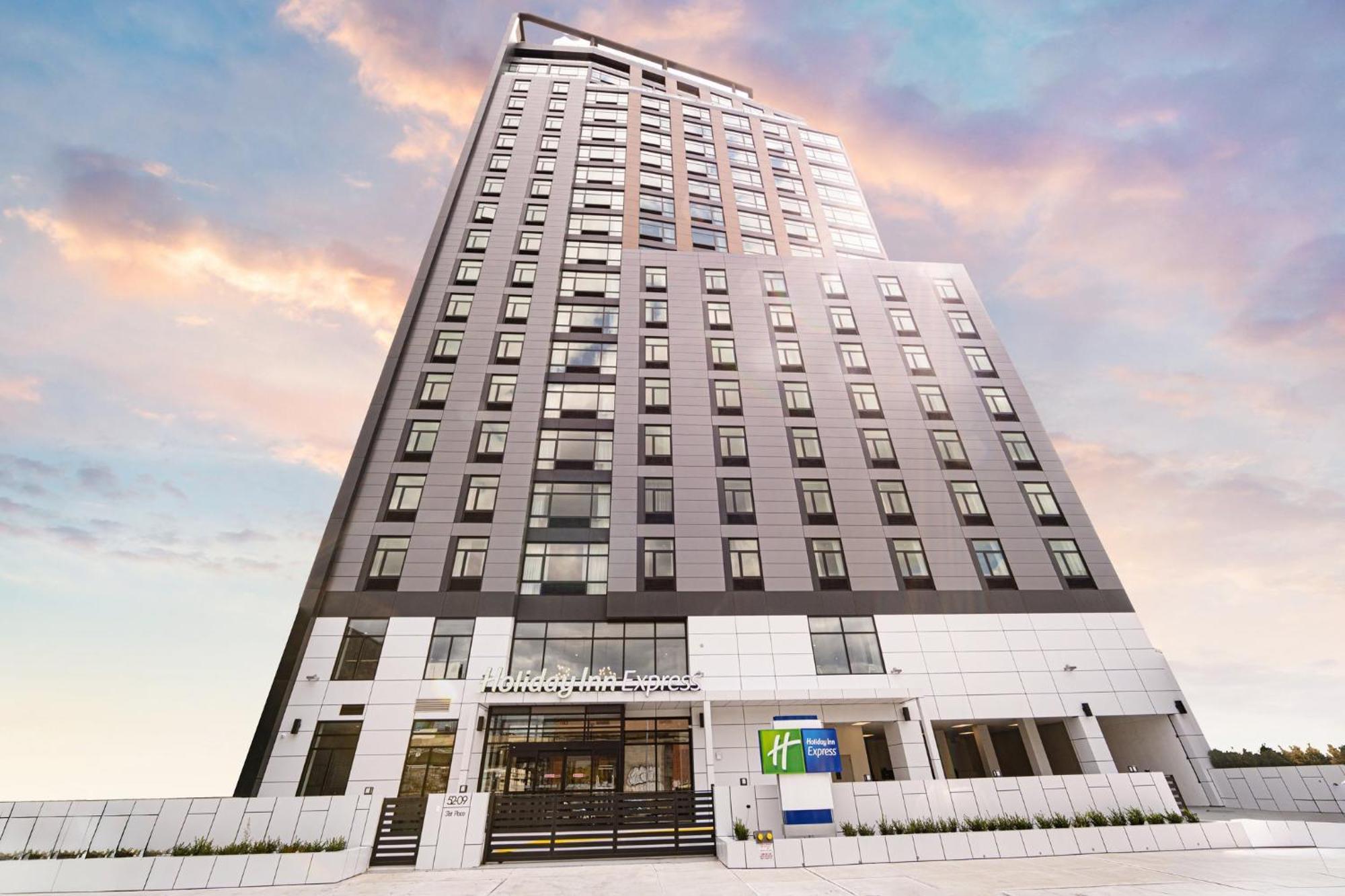 Holiday Inn Express Long Island City E - New York By Ihg Экстерьер фото