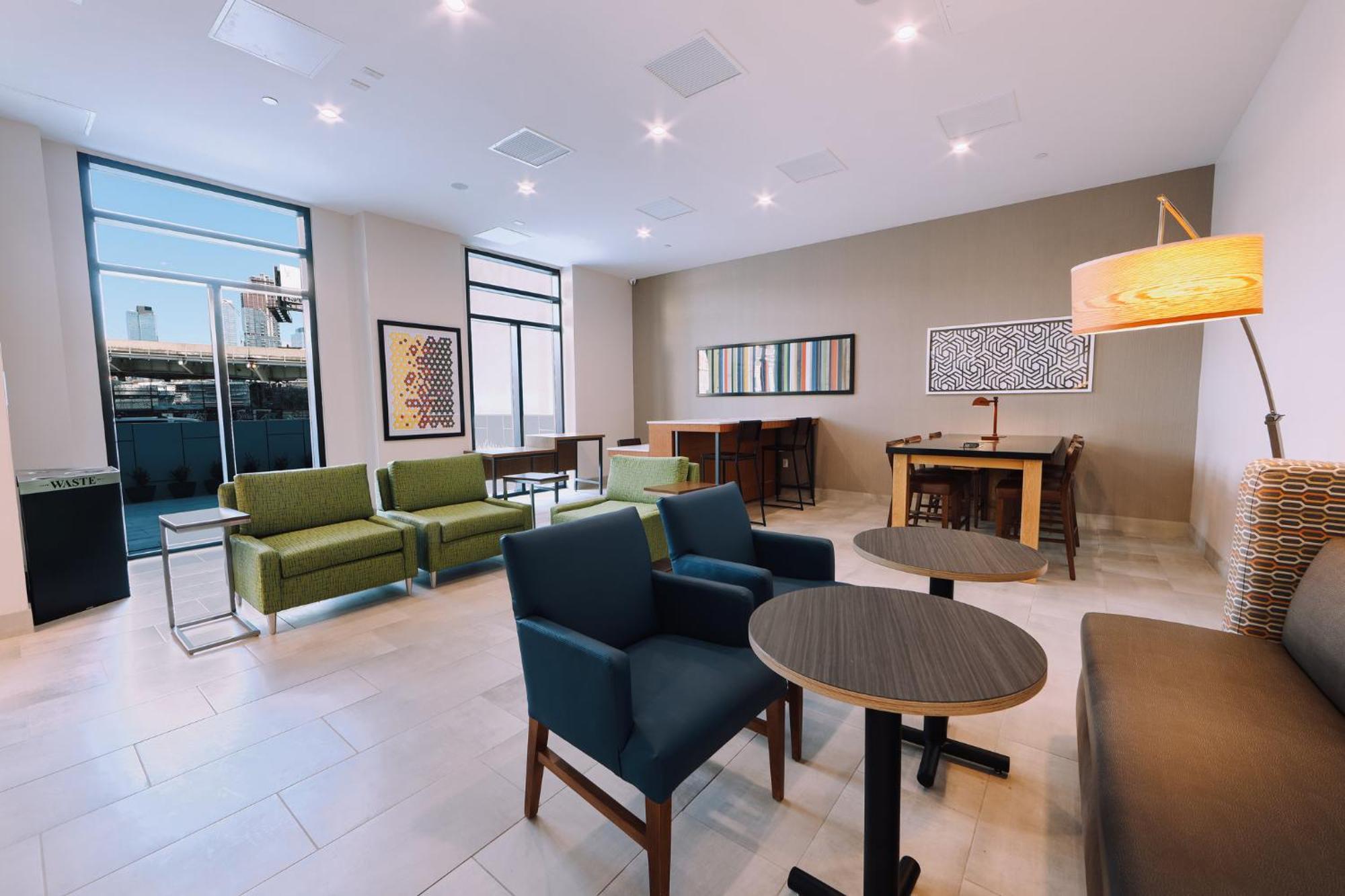 Holiday Inn Express Long Island City E - New York By Ihg Экстерьер фото